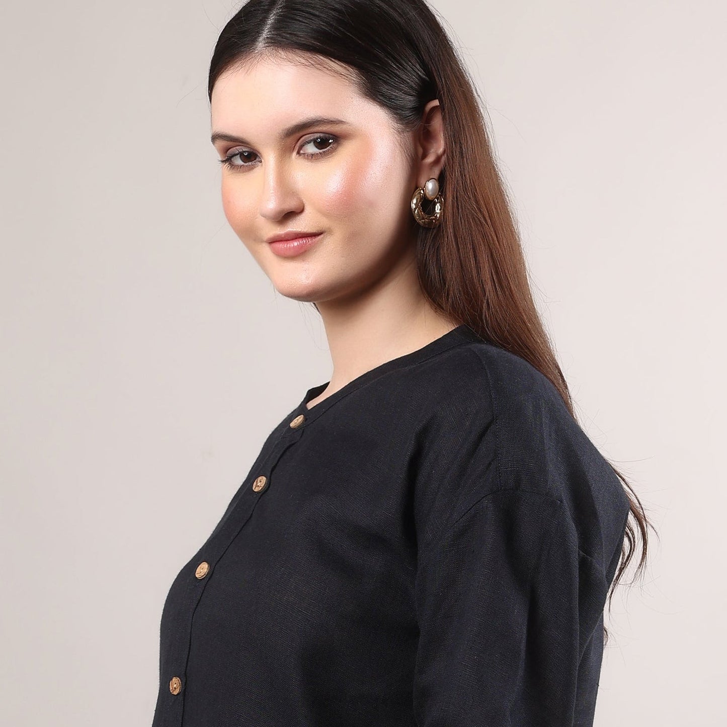 Kohl Ember Pure Flax Linen Shirt by The Majestic Peacock – sustainable Indian men’s linen shirt in deep charcoal tone.